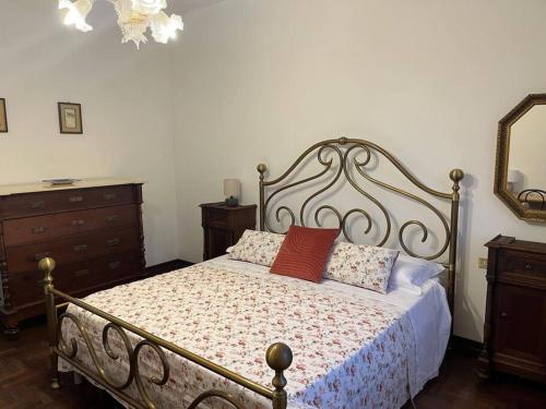  La casa delle querce in Montebello di Bertona