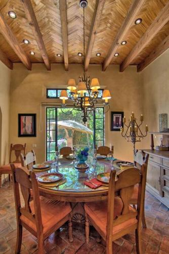 Casa Puesta del Sol w/views slps 8 3 bths 3 bed in San Miguel de Allende, Mexico