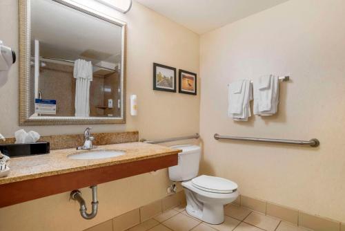 Queen Room with Two Queen Beds - Accessible/Non-Smoking