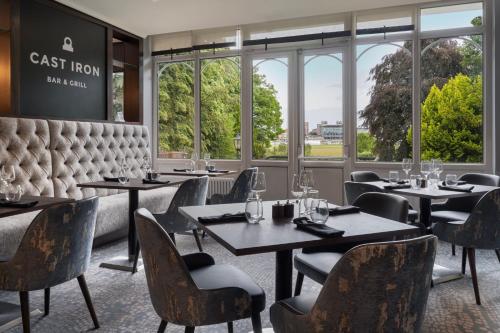 York Marriott Hotel - image 11