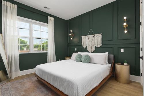 Stylish 5 Beds, 2 Bedroom in Trendy East Nashville