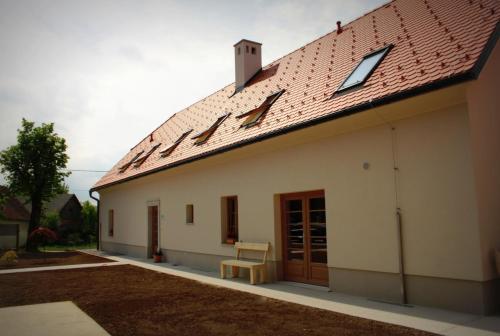 Smrekarjeva Domačija - image 12