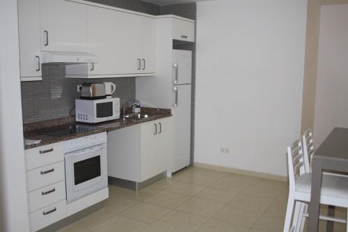 2 bedrooms, 5 beds