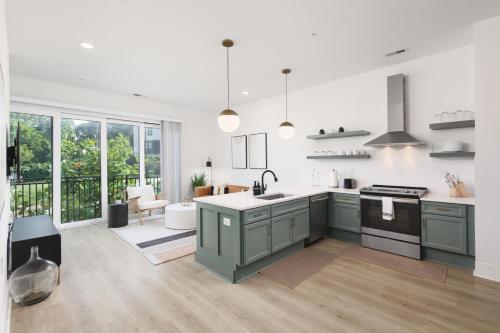 Chic Spacious 2 Bedroom Walk to Coffee and Restaurants in Nashville, USA