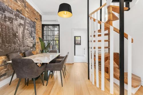 Ultimo l Renovated 2 Bedroom House With Rooftop Balcony - main image