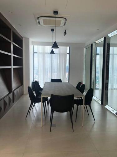 Aveline Suites Aesthetic Skydeck View ACQUA Private Residences near Rockwell Makati, Manila (photo 7)