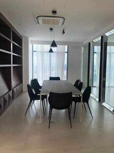 Aveline Suites Aesthetic Skydeck View ACQUA Private Residences near Rockwell Makati