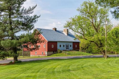 The Barn at Evermore: riverfront retreat w/hot tub, Luray (fotografie 7)