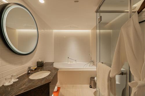 room detail thumbnail 2