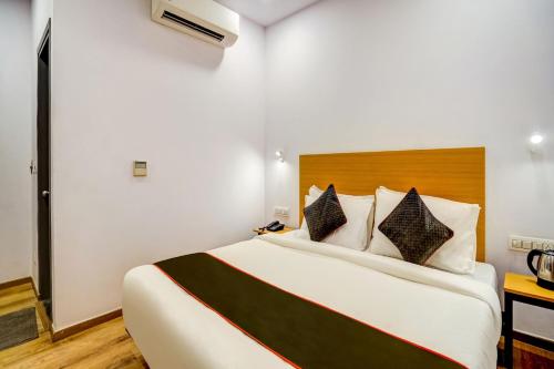 Super Townhouse 380 Sector 19 Indiranagar Near Fun Republic Mall