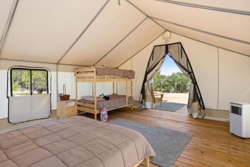 Heated Adventure Tent - Hotel - Boerne