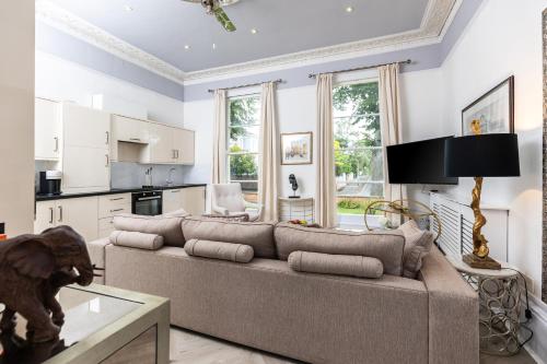 10 Sydenham - By Luxury Apartments - Cheltenham