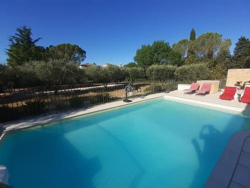 La Clastre location d'un studio avec piscine et clim près d'Uzès