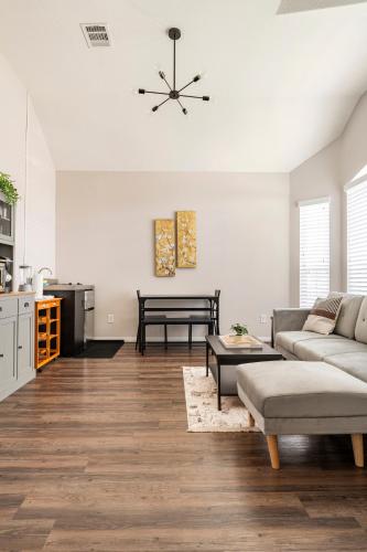 Arbor Suite 2BR Guest Suite in Cypress Near Outlet Mall – khách sạn tại Cypress