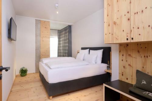 Double Room with Balcony (3 Adults)