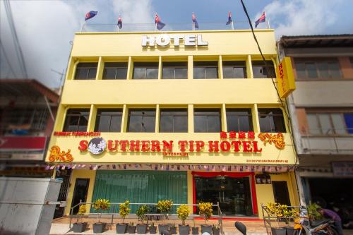. Southern Tip Hotel - City & 100m walk to McDonald's & FREE DOBI