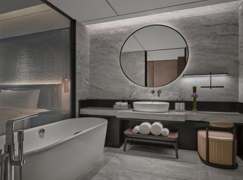 487043400 InterContinental Hotels Shenzhen WECC by IHG