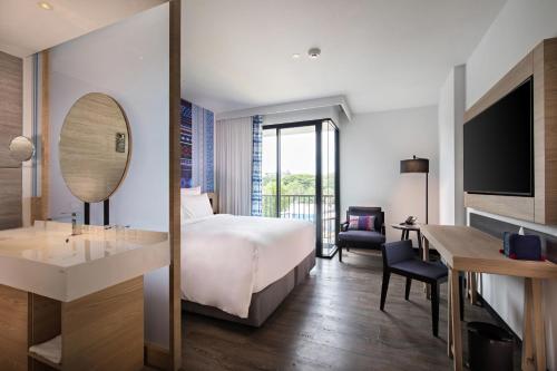 room detail thumbnail 1