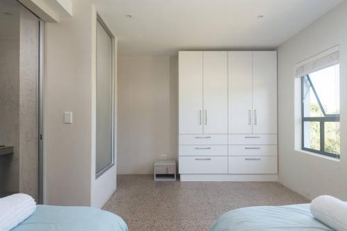 Refined 3 Bedroom Apartment Princes Grant