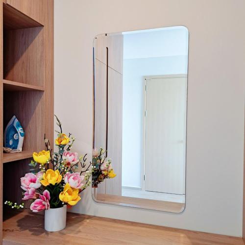 One-Bedroom Apartment image 8