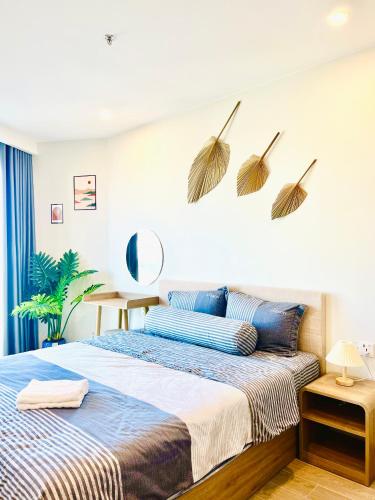 One-Bedroom Apartment image 2