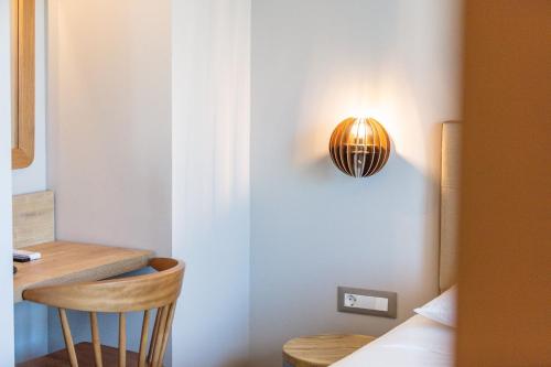 Junior Suite with Inland View image 6