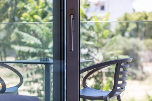 Junior Suite with Inland View image 7