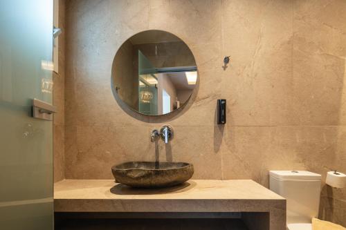 Junior Suite with Inland View image 2