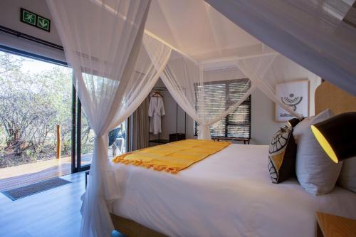 487056574 Moya Safari Villa