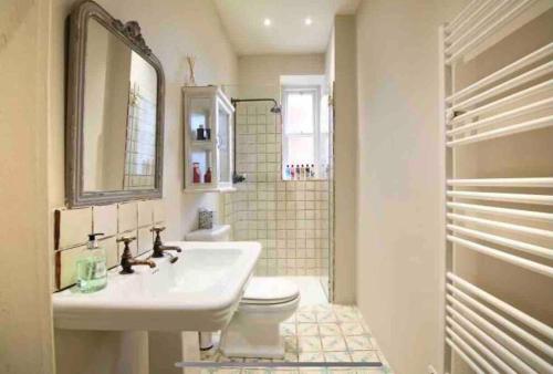 Home of Joy - 3 bedroom home with private garden, Glasgow (Foto 10)
