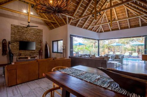 Moya Safari Villa