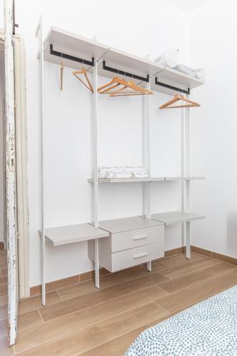 One-Bedroom Apartment image 10