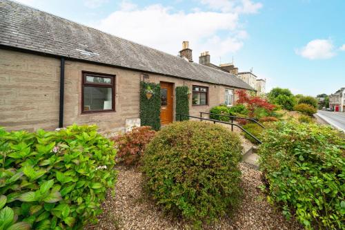 Зовнішній вигляд готелю, Heatherwood Cottage in Scone
