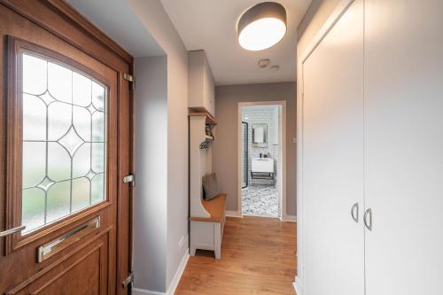 Фойє, Heatherwood Cottage in Scone