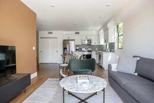 Mid-Wilshire 2br w roof terrace nr shopping LAX-1121, Los Angeles (fotografie 3)