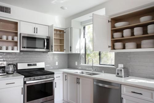 Mid-Wilshire 2br w roof terrace nr shopping LAX-1121, Los Angeles (fotografie 8)