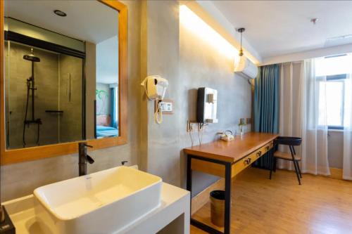 Gongxili - Chujian Hotel – Kunming, MO