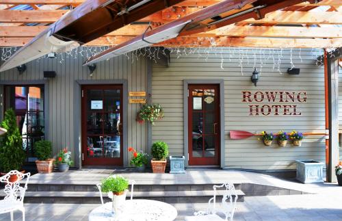. Rowing Hotel