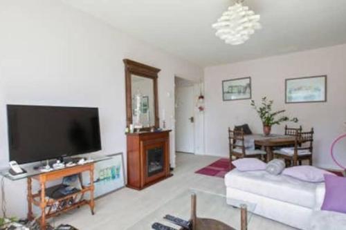Functional And Bright Apartment - Near Pere Lachaise - Location saisonnière - Paris