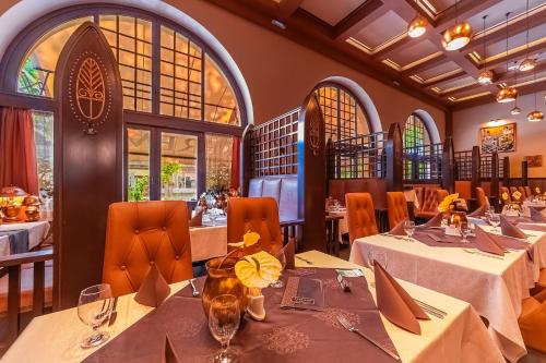 ห้องอาหาร, Botaniq Room in โอวารอส