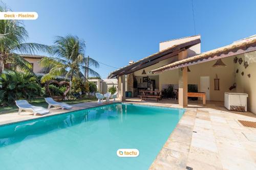 Triplex com piscina no Porto das Dunas Tactu