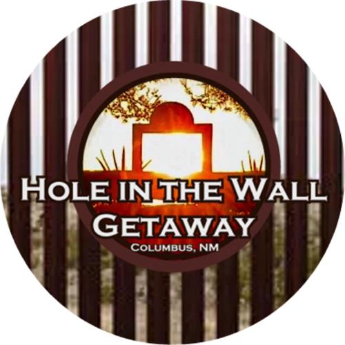 Hole in the Wall Getaway USA/Mexico