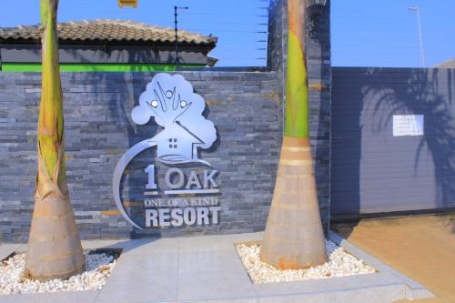 1 OAK Resort