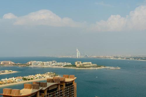 Studio Apartment in The Palm Tower 5 Star Facilities - image 6