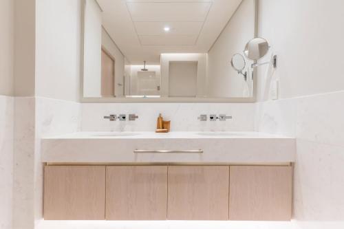 Studio Apartment in The Palm Tower 5 Star Facilities - image 2