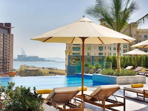Studio Apartment in The Palm Tower 5 Star Facilities - image 5
