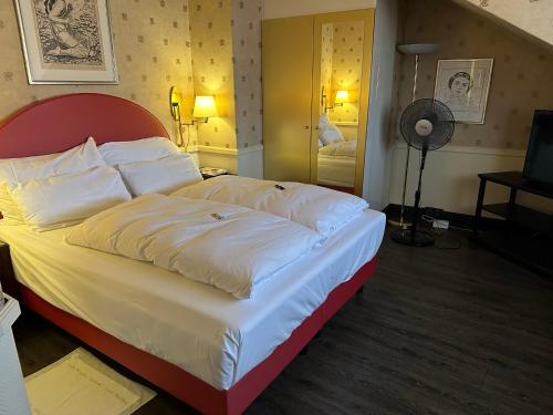 1 queen bed