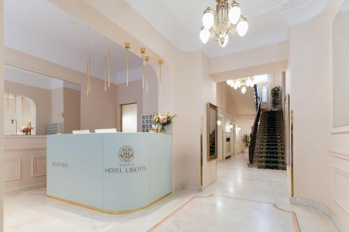 Előcsarnok, Hotel Liberty near Nemzeti Színház