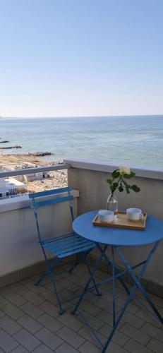2 bedrooms, 4 beds