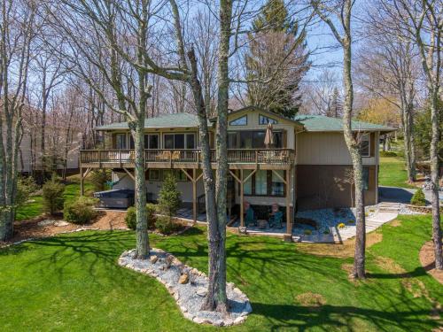 Emerald Escape, Beech Mountain